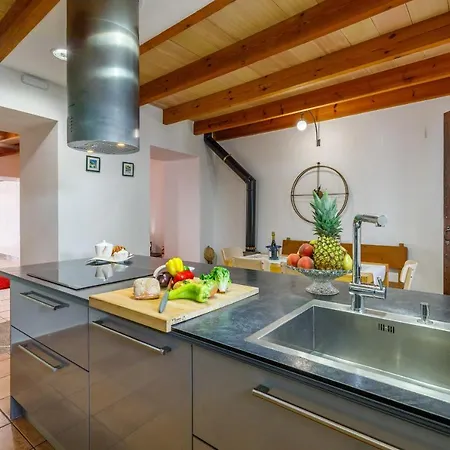 Villa Mateu